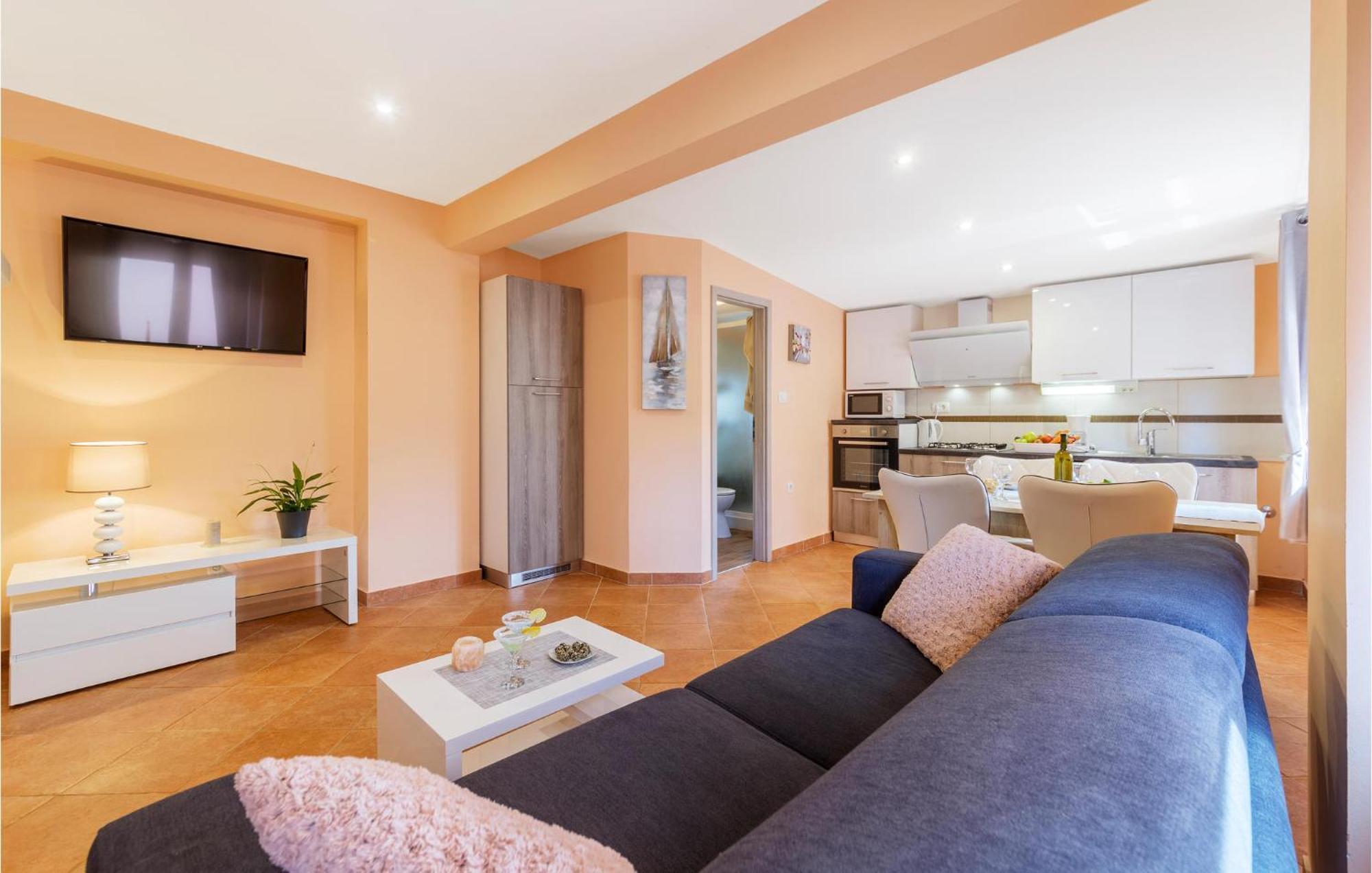 1 Bedroom Stunning Apartment In พูลา ภายนอก รูปภาพ