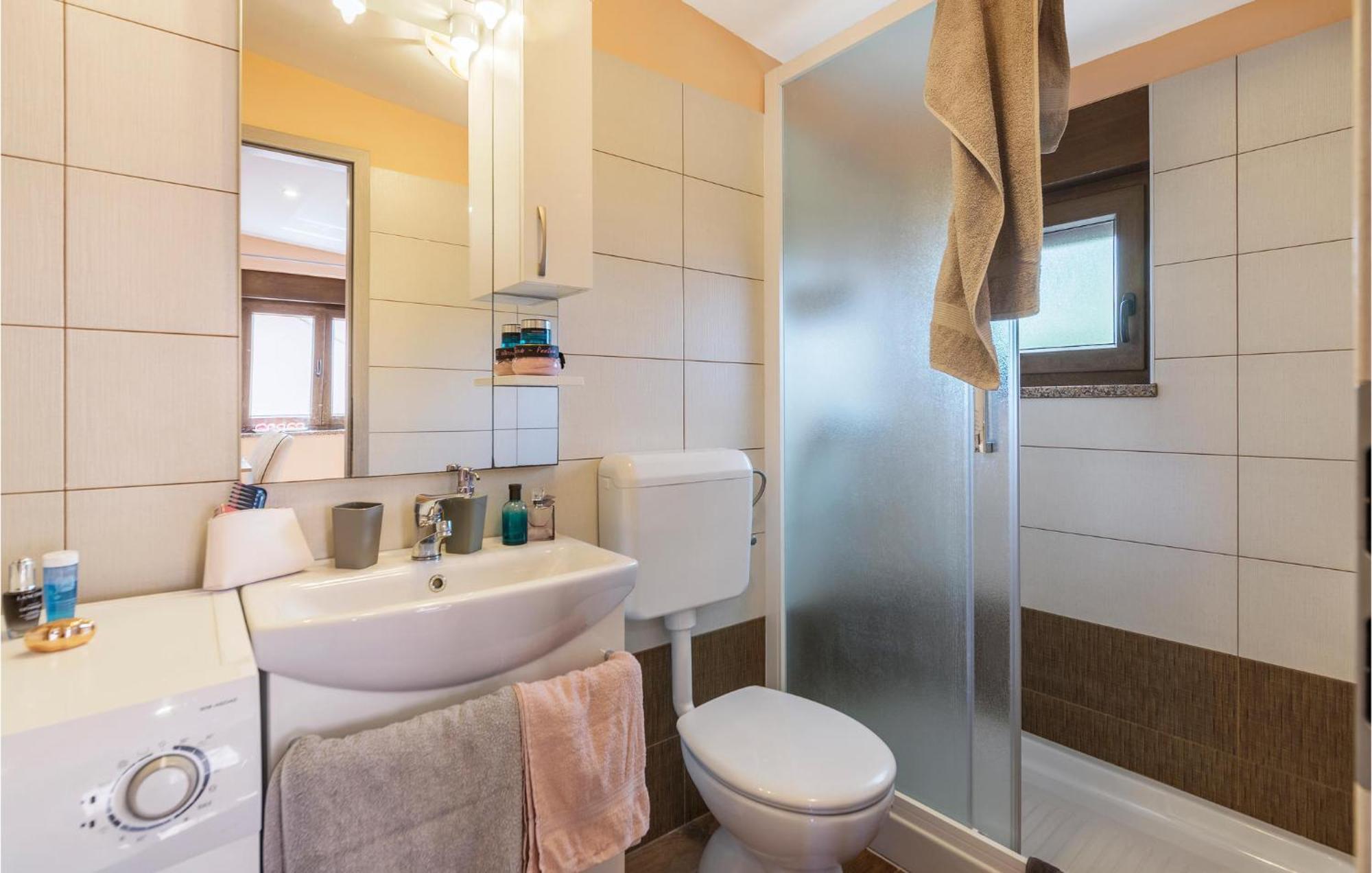 1 Bedroom Stunning Apartment In พูลา ภายนอก รูปภาพ